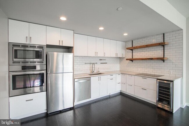 Building Photo - 703-05 N 18th St