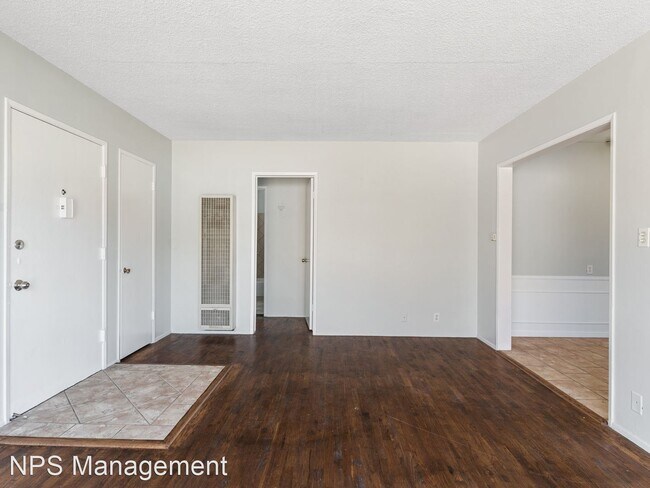 Foto del edificio - 1 br, 1 bath Apartment - 3888 Potomac Ave....