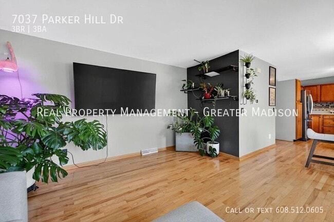 Building Photo - 7037 Parker Hill Dr