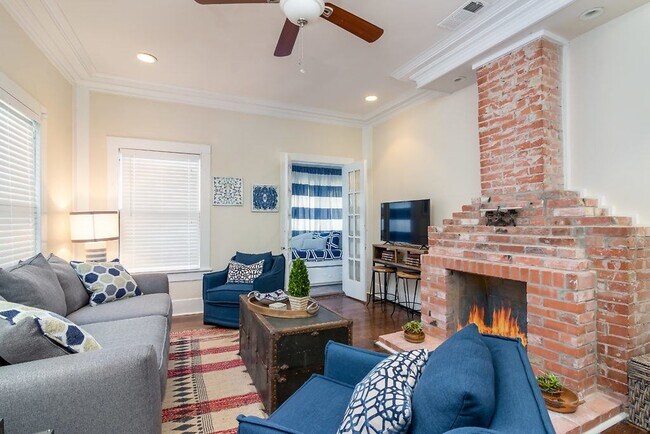 Foto del edificio - 418 E Myrtle St