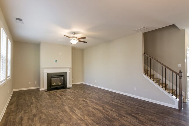 Building Photo - 345 Lenore Ct