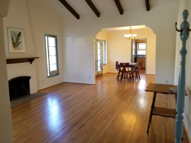 Living room to dining room with arches - 634 N Naomi St