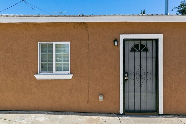 Foto del edificio - 3838 Superior St