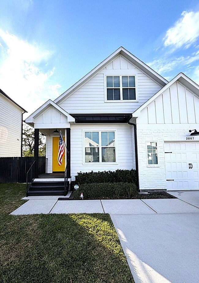 Building Photo - 2807 Old Pecan Grove Ln