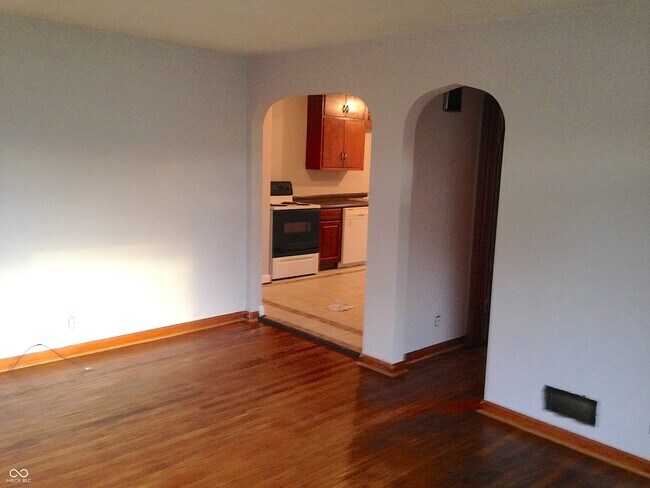Building Photo - 5039 Hillside Ave
