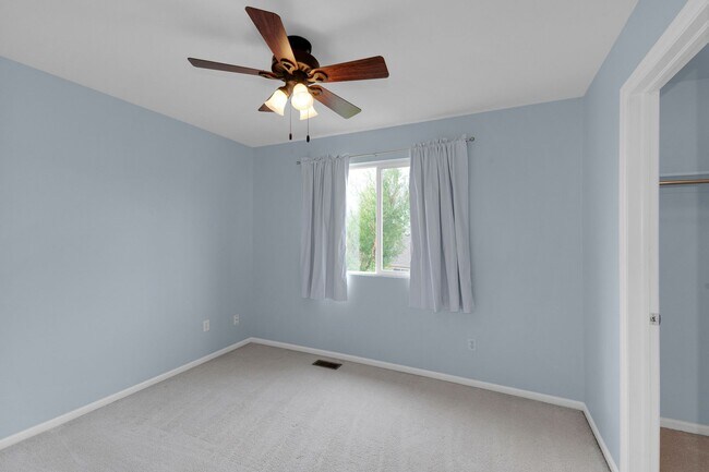 Building Photo - LOVELY TWO STORY HOME IN THE RANGE AT SPRI...