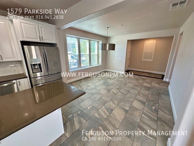 Foto del edificio - 1579 Parkside Way
