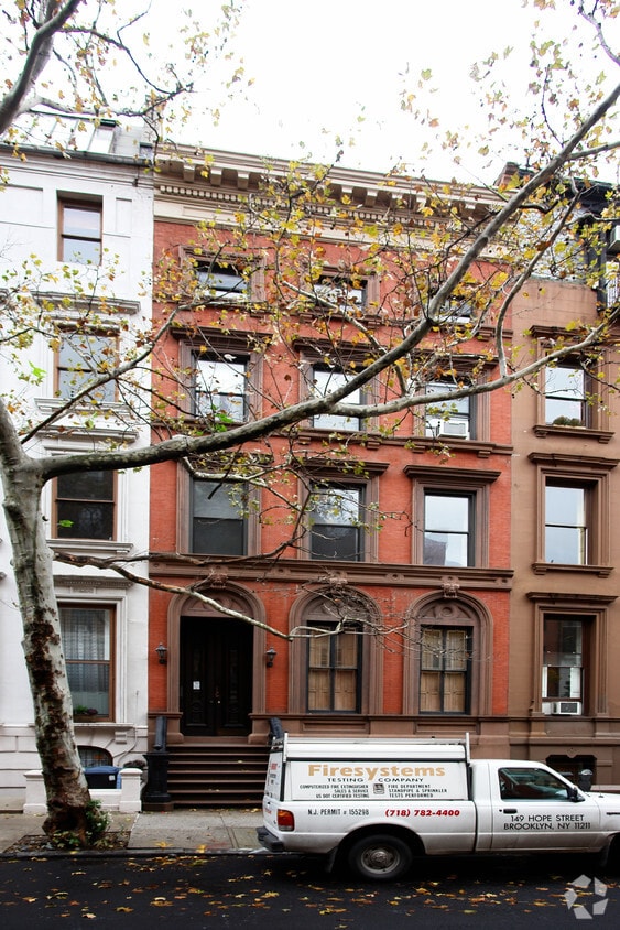 Building Photo - 134 Joralemon St