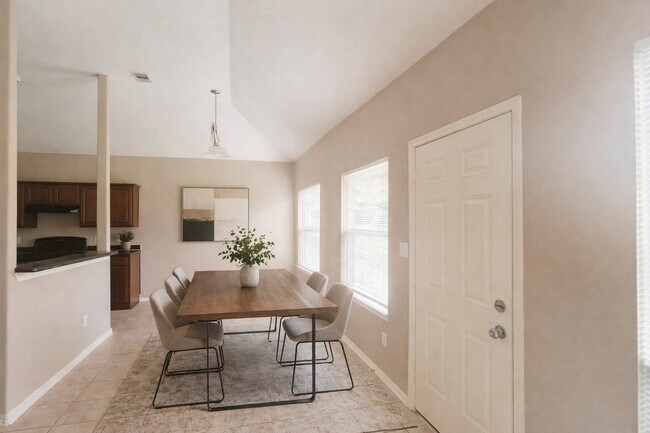 Foto del edificio - 9104 N Green River Dr