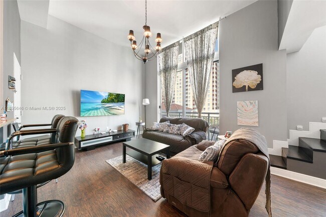 Foto del edificio - 9055 SW 73rd Ct