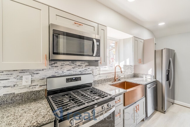 Foto del edificio - 2413 Chapman Rd