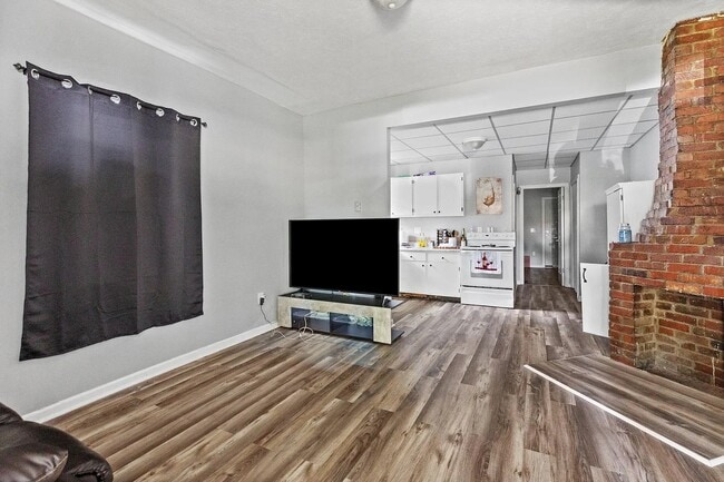 Building Photo - 714 Maple Oak Ln