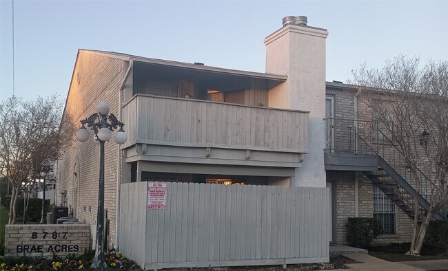 Building Photo - 8787 Brae Acres Rd