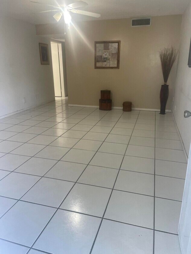 3300 Springdale Blvd Unit M118, Palm Springs, FL 33461 Condo for Rent