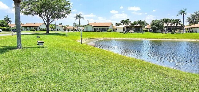 Foto del edificio - 3298 Shadow Wood Dr