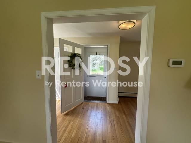 Foto del edificio - 14697 Roxbury Rd