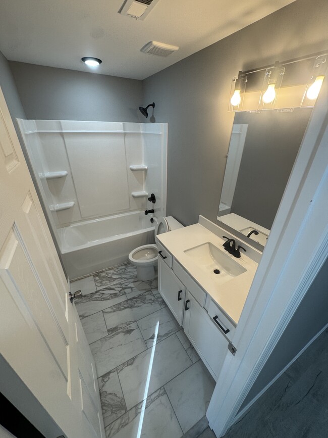 Building Photo - 1822 TN-120