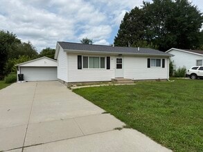 Building Photo - 1417 Starview Dr