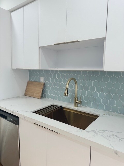 Kitchen 3 - 14420 NE 3rd Ct