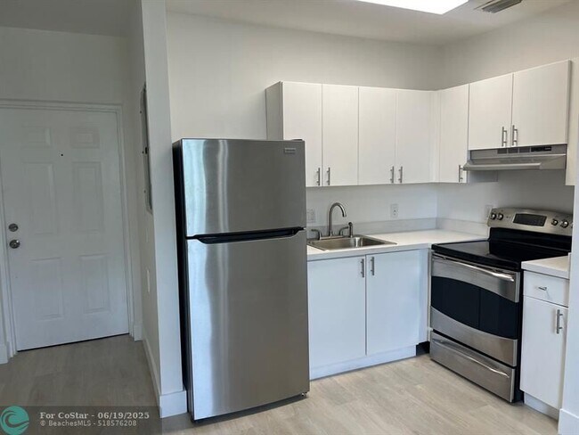 Foto del edificio - 720 NW 61st St