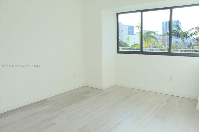 Foto del edificio - 480 NE 31st St