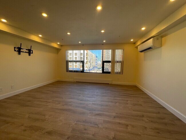 Foto del edificio - 1028 Commonwealth Ave