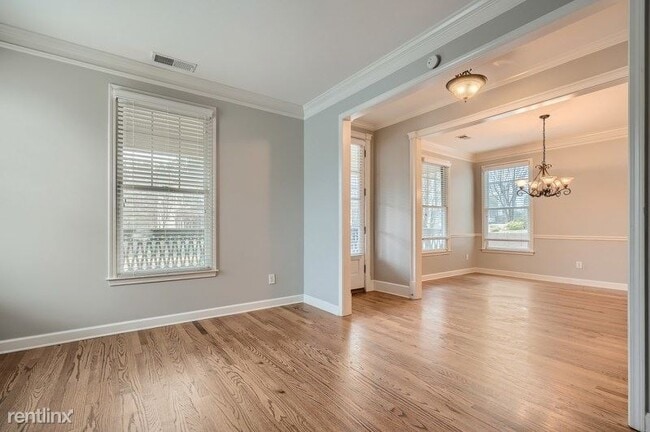 Building Photo - 5 br, 2.5 bath House - 974 Regal Hills Ln