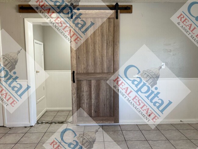Foto del edificio - 3 Bedroom With Move In Special