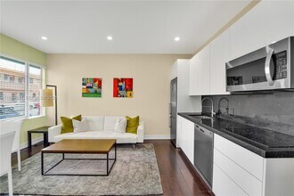 Building Photo - 601 11th St