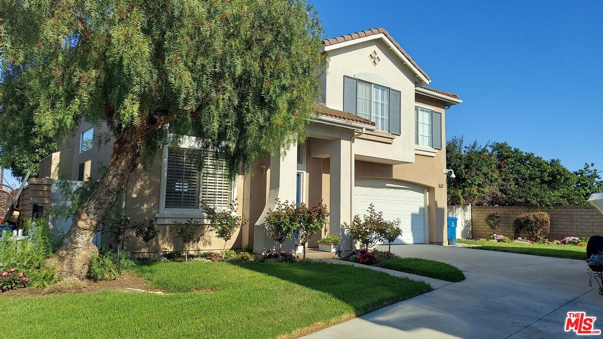 Foto principal - 14692 Acacia St