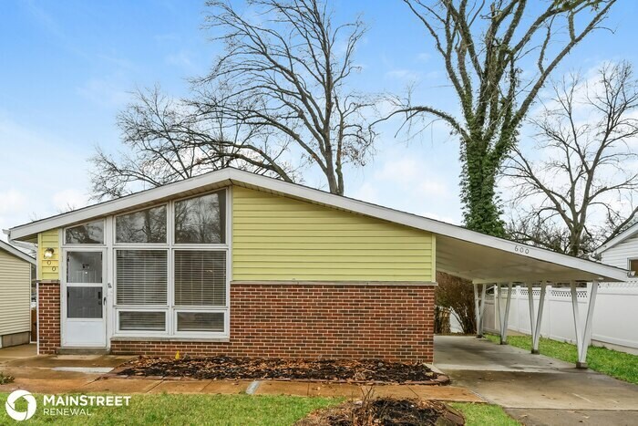 Foto principal - 600 ACORN DR, CRESTWOOD, MO 63126