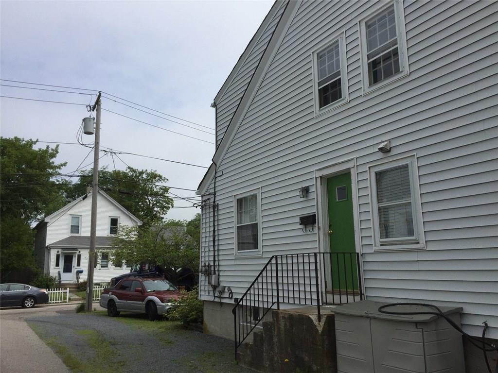 27 Merton Rd, Newport, RI 02840 Room for Rent in Newport, RI