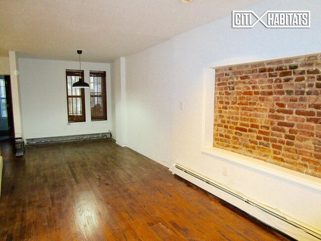 Foto del edificio - 335 Macon St