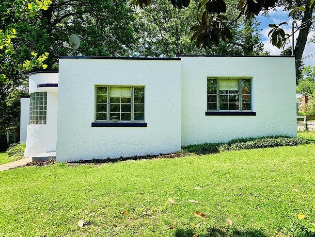 Building Photo - 10016 Renfrew Rd