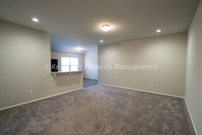 Foto del edificio - Gorgeous 3 Bed 2 Bath Home in Heart Of Yukon!