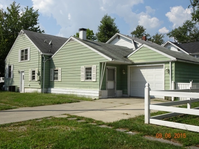 Building Photo - 270 S Seffner Ave