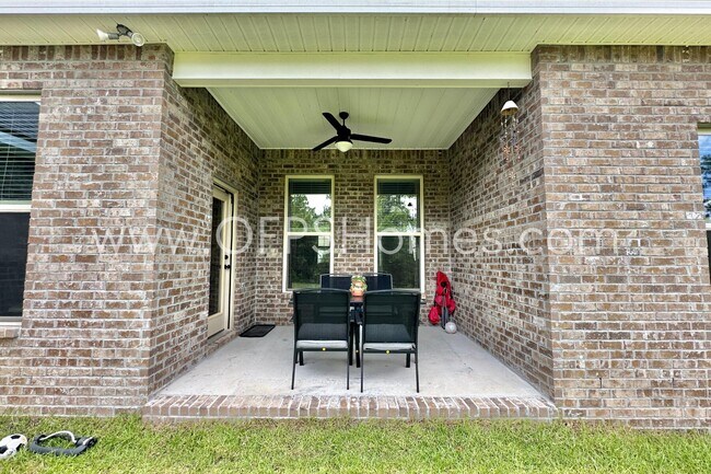 Foto del edificio - 4601 Jayhawk Dr