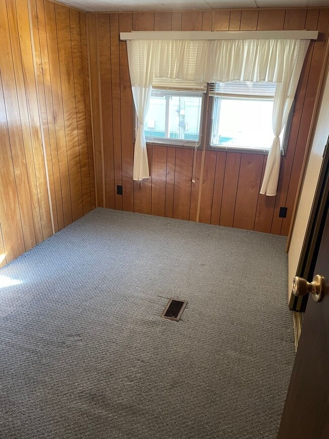Building Photo - 2 bed/2 Bath