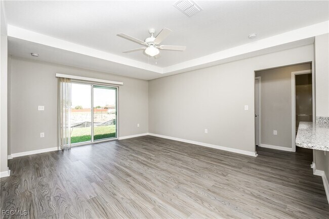 Foto del edificio - 621 NW 37th Pl