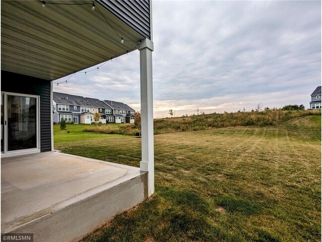 Building Photo - 1122 Siesta Dr