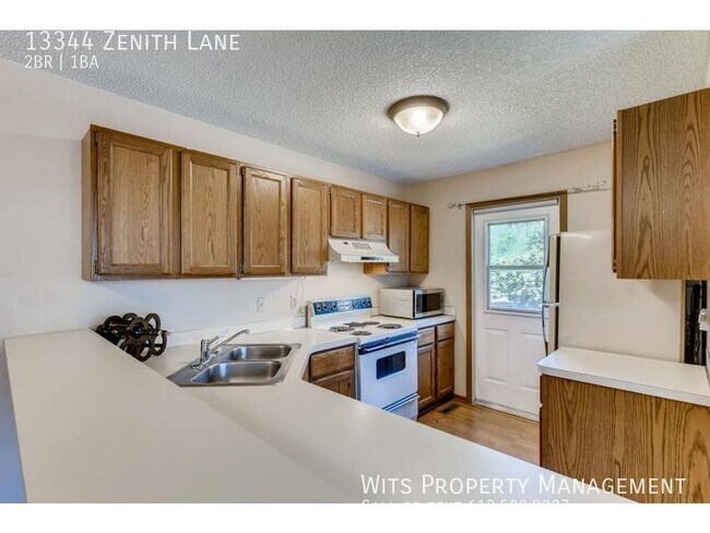 Building Photo - Fantastic 2 Bedroom, 1 Bathroom Townhouse