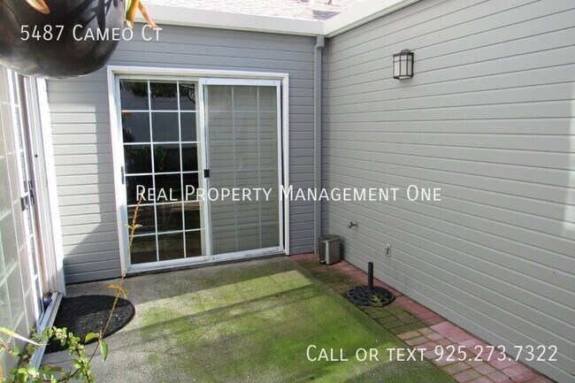 Foto del edificio - 5487 Cameo Ct