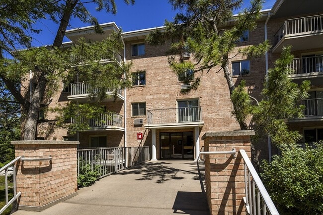 Residential Building - Valley Forge Suites