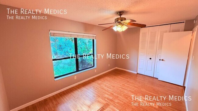 Foto del edificio - 481 Timberwood Trail
