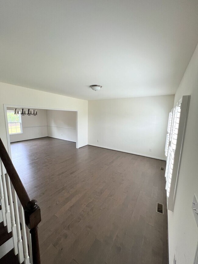 Building Photo - 4 Bedroom Home in Campbell County