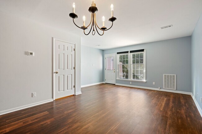 Building Photo - Close to UNC - 2 bedroom available now!