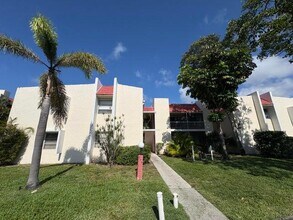 Building Photo - 628 NW 13th St