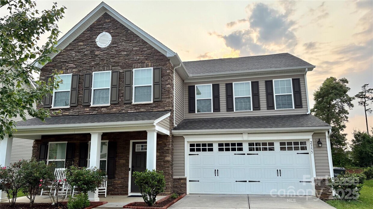 Foto principal - 2355 Drake Mill Lane Southwest