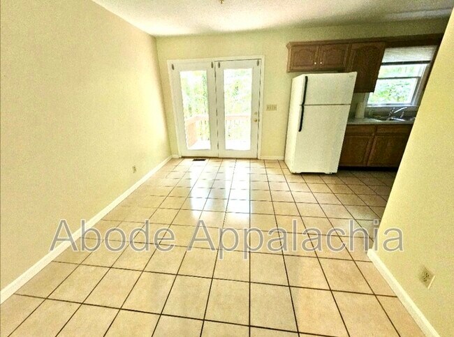 Foto del edificio - 269 Peach Orchard Dr