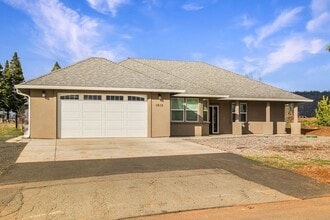 Building Photo - 1915 Dean Rd